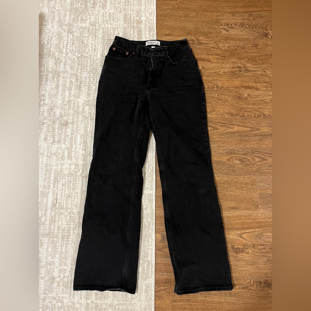 Abercrombie 90’s Relaxed Black High Rise Jeans